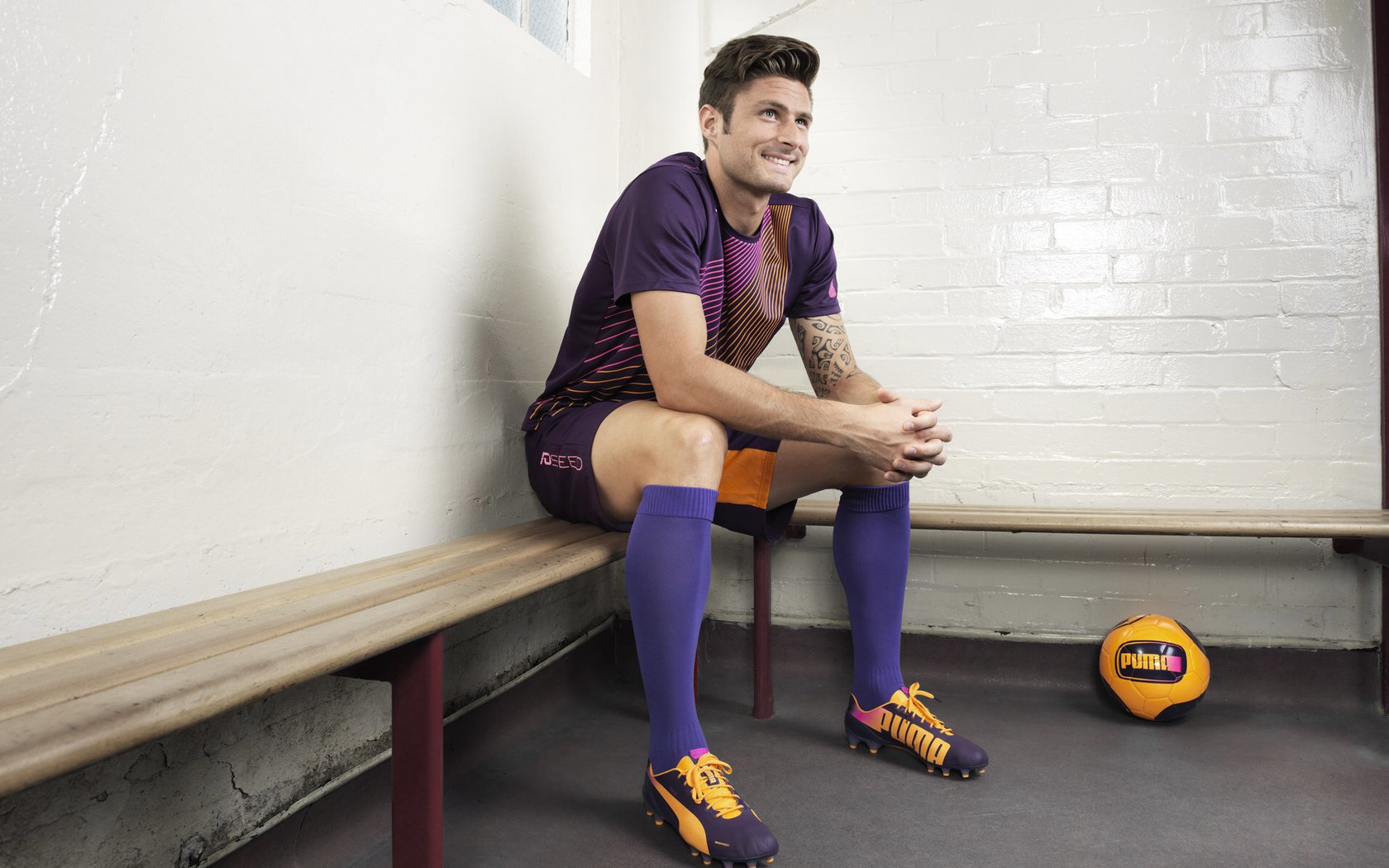 马德里竞技队击败皇家社会队,取得胜利迎来开门红,马德里竞技和皇家马德里哪个厉害